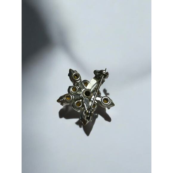 Vintage Tiered Star Flower Rhinestone Brooch Silver Tone Pin Back White Clear - Picture 4 of 4